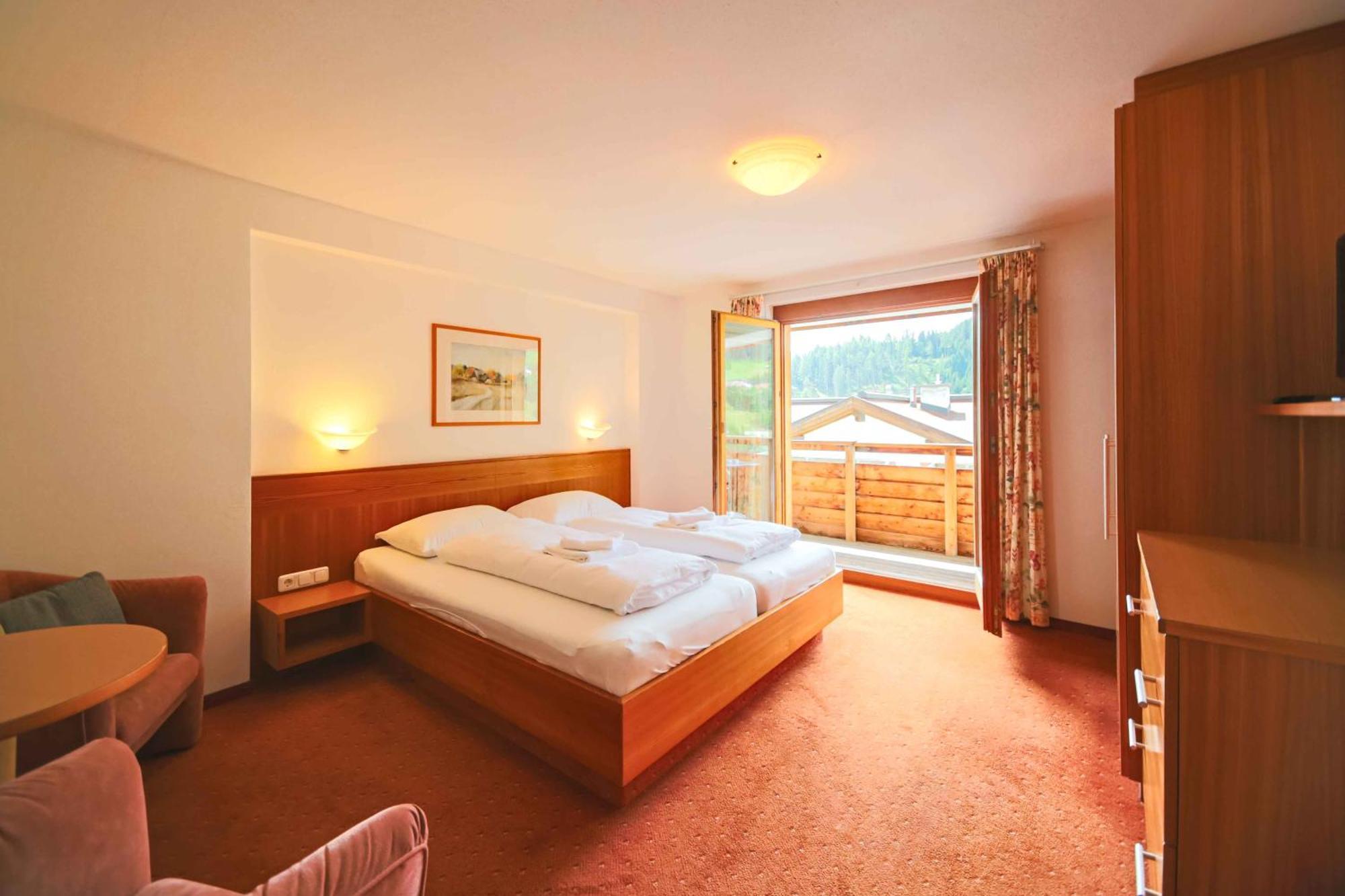 Tirolerhof Hotel Serfaus Quarto foto